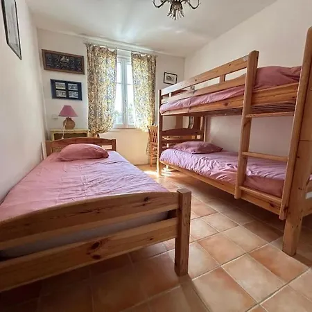 Holiday home Propriete Historique La Josephine 1828