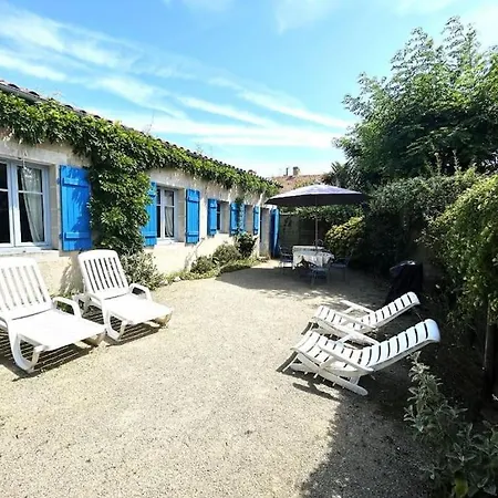 Holiday home Propriete Historique La Josephine 1828 *