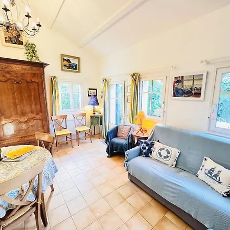 Propriete Historique La Josephine 1828 Holiday home La Barre-de-Monts