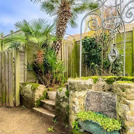 Holiday home Propriete Historique La Josephine 1828 La Barre-de-Monts