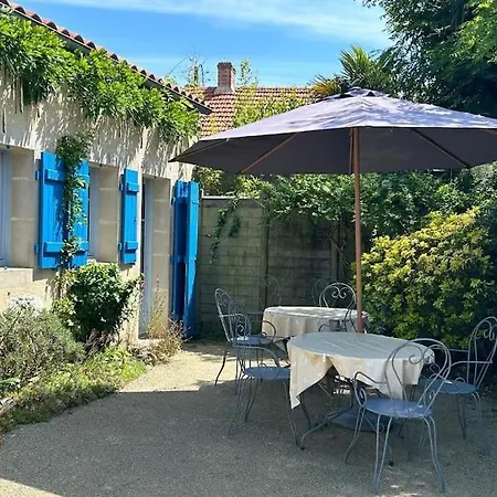 Holiday home Propriete Historique La Josephine 1828 La Barre-de-Monts